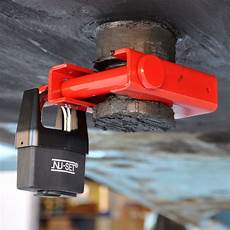 Fifth Wheel Lock Jaws